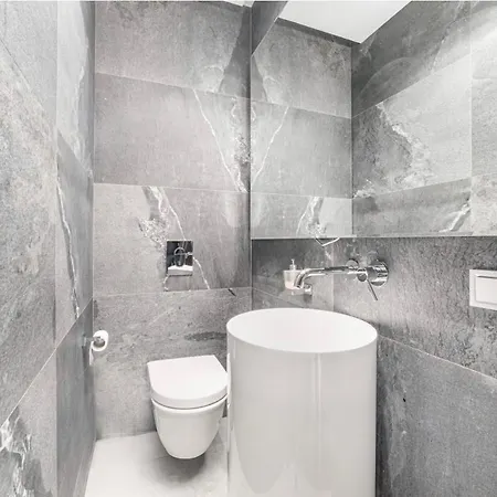 Luxury Penthouse With A Sea View 敖德萨