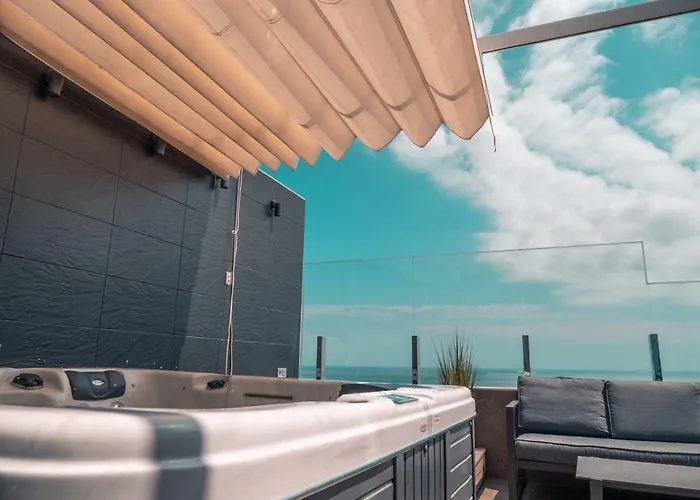 Luxury Penthouse With A Sea View Apartman